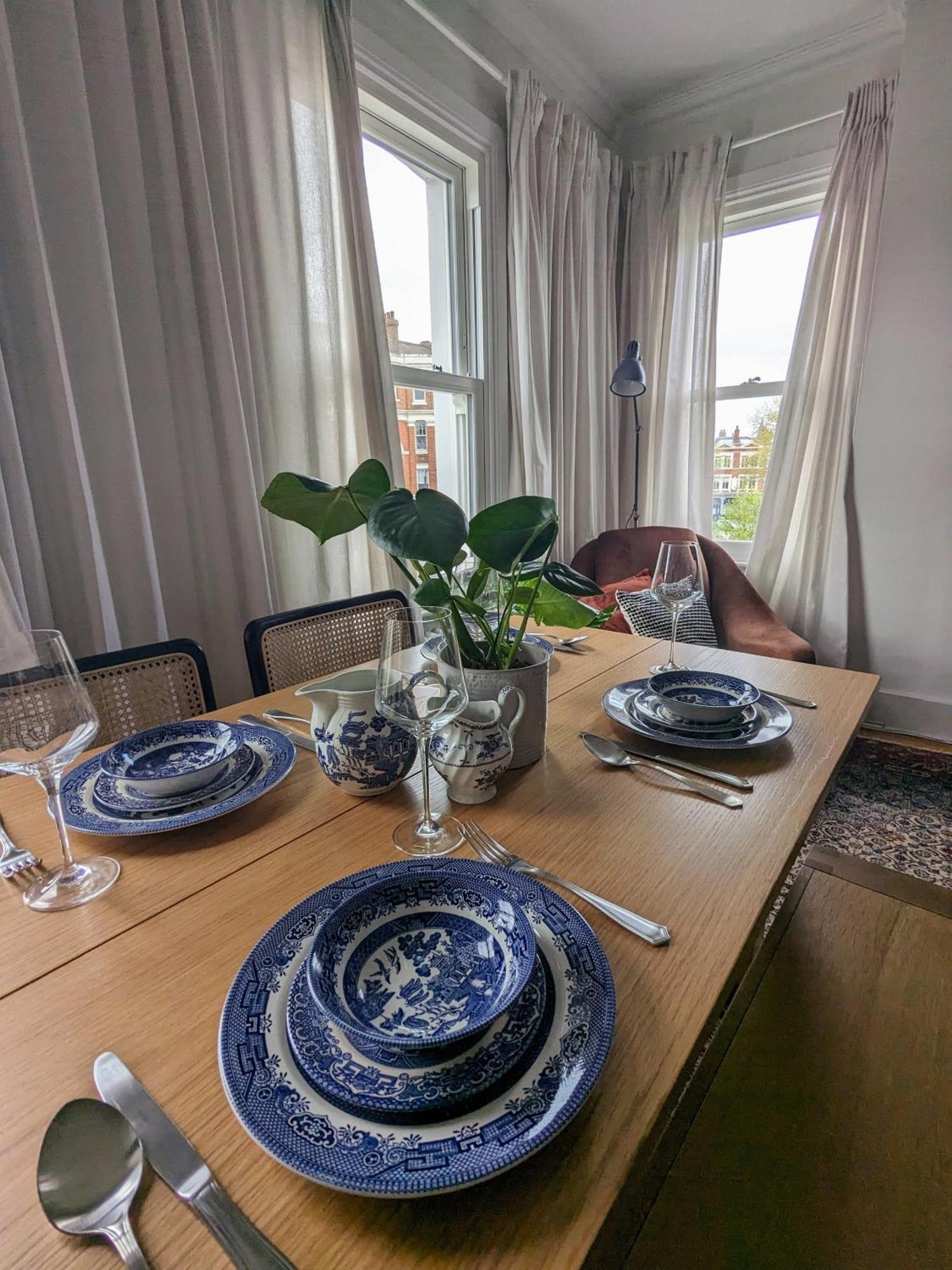 Charming Bright 2-bed Heritage Flat, Battersea Park, Appartamento Londra