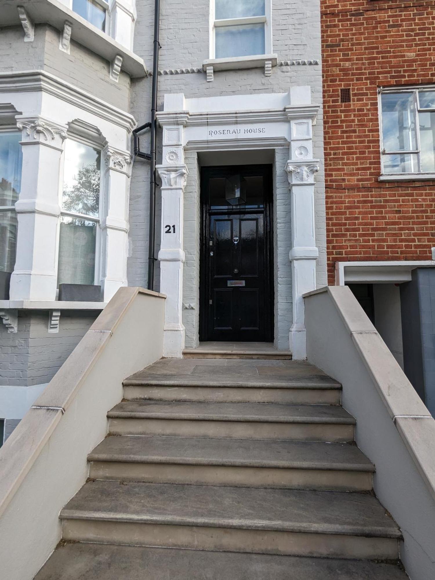 Charming Bright 2-bed Heritage Flat, Battersea Park, Appartamento