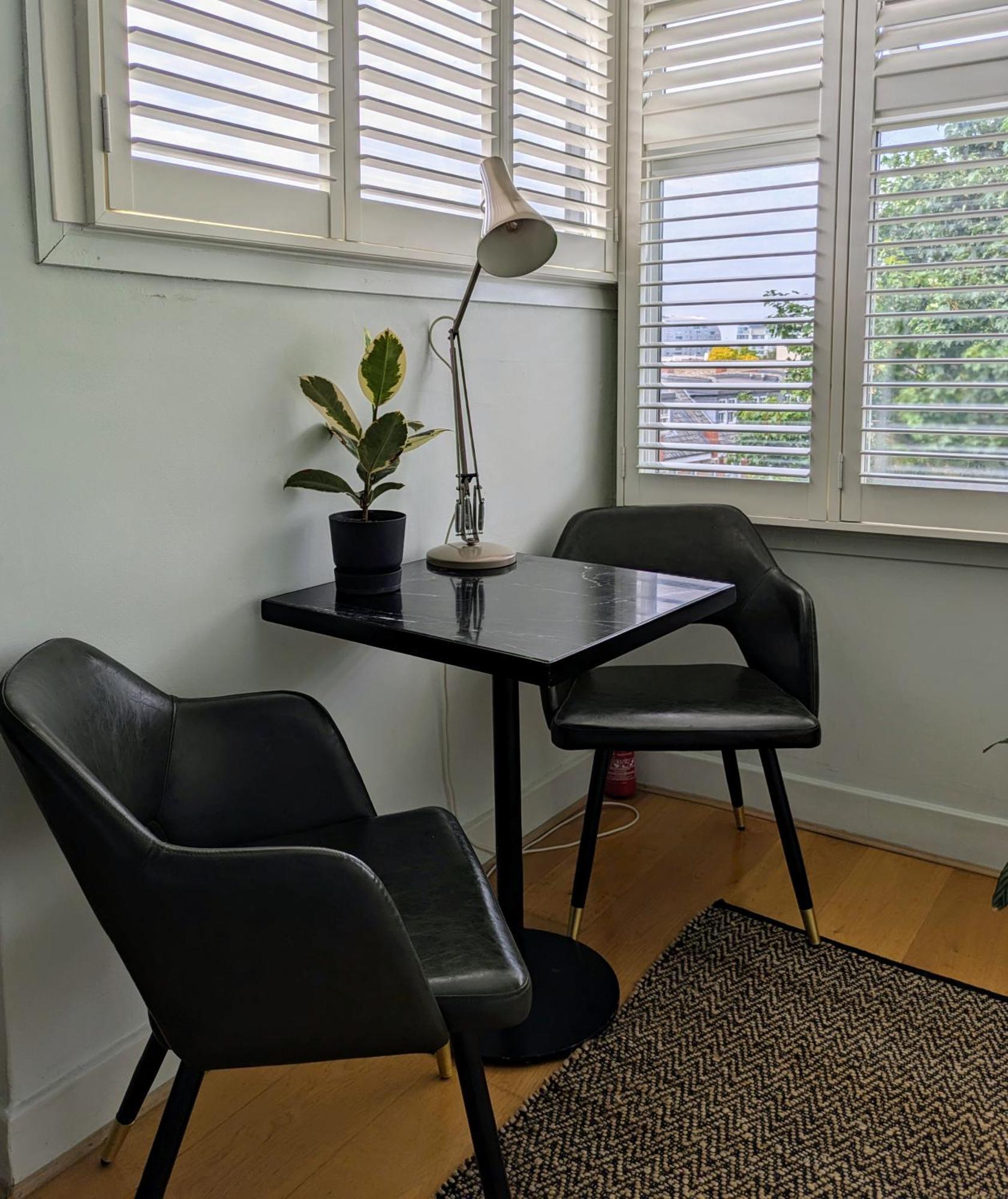 Charming Bright 2-bed Heritage Flat, Battersea Park, * Londra