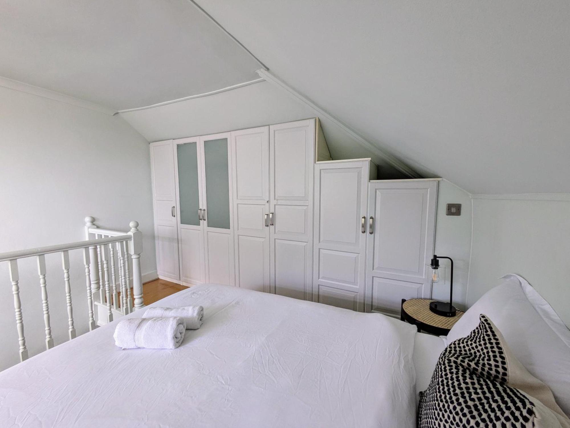 Charming Bright 2-bed Heritage Flat, Battersea Park, Appartamento *